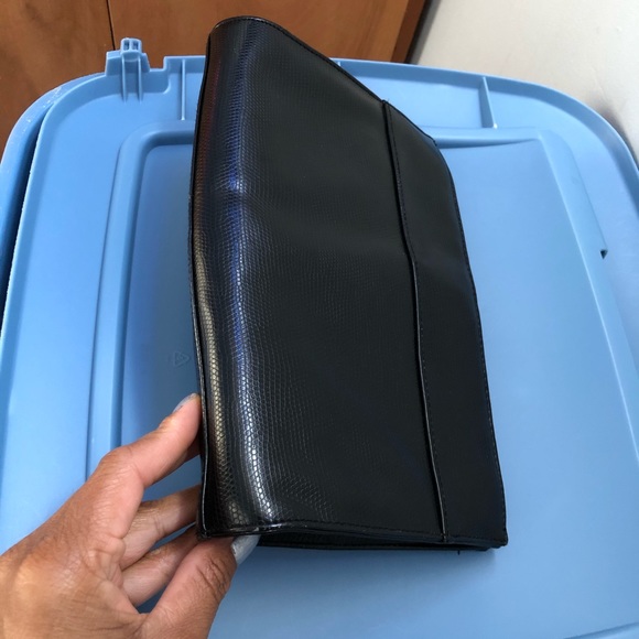 Purse - Picture 2 of 3